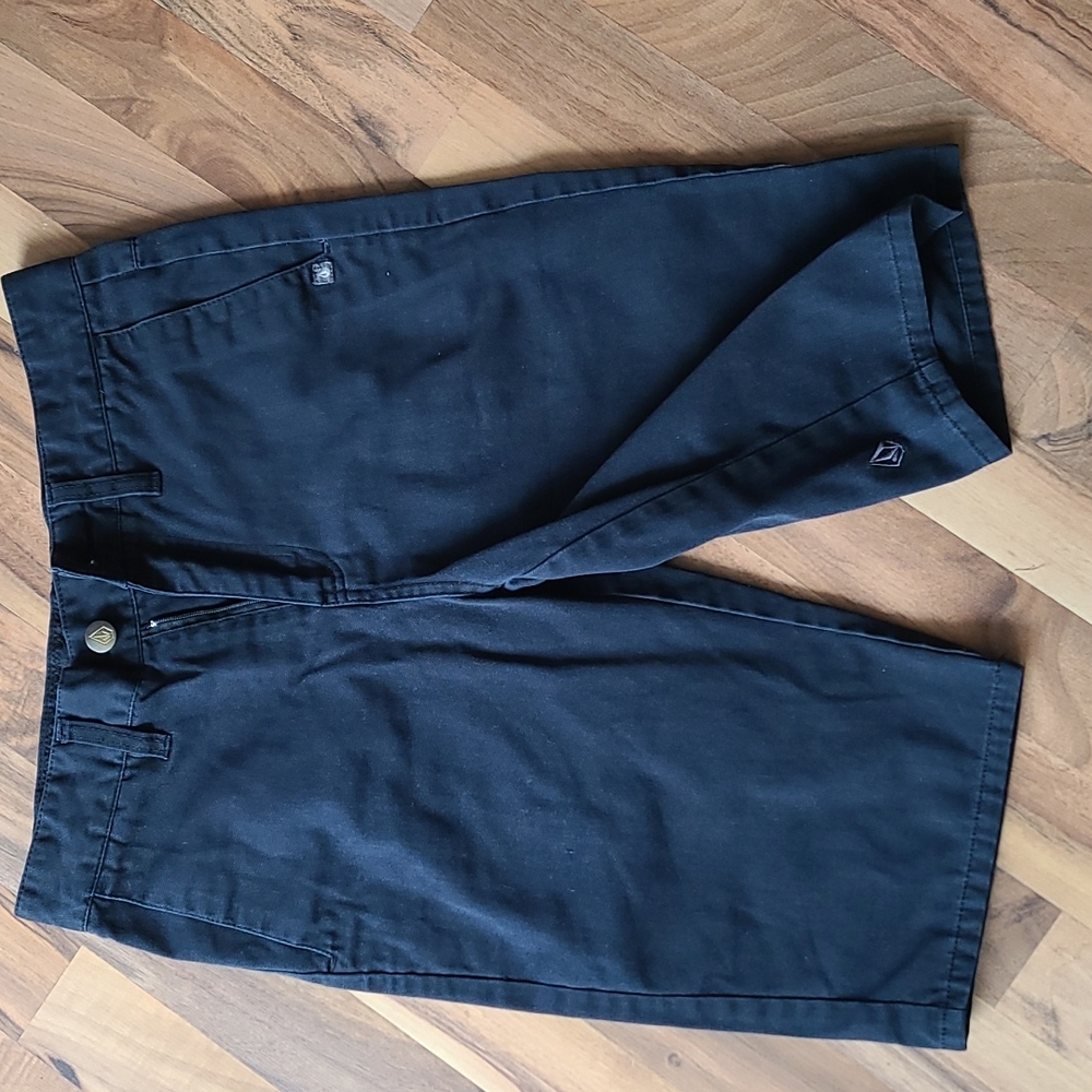 Boys size 27/14 volcom hybrid shorts
